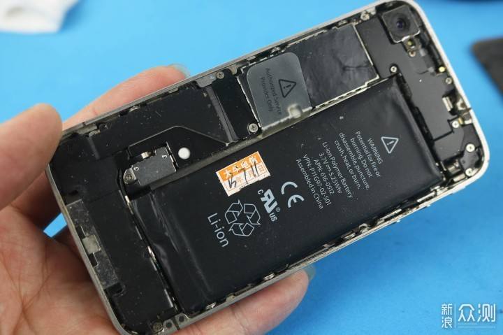 苹果手机4怎样拆开后盖iphone4手机外壳上怎么看内存大小-第2张图片-太平洋在线下载