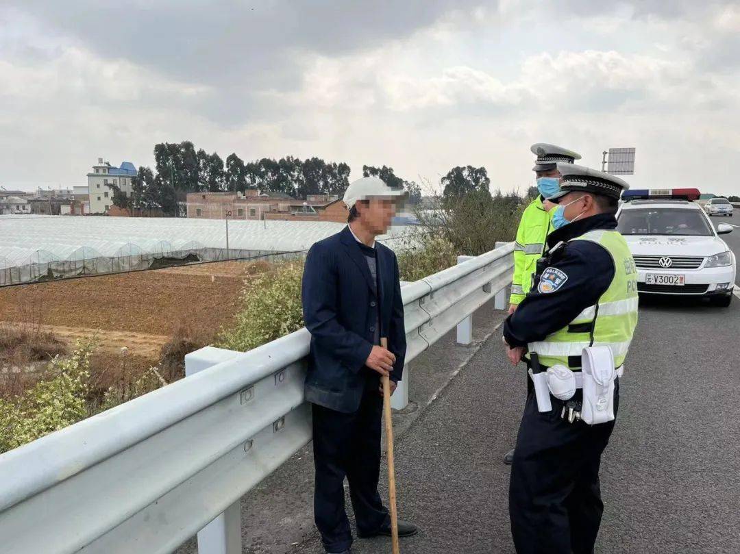 华为手机淮南市服务点:“三防”专项行动丨男子徒步高速为抓药 民警及时劝离