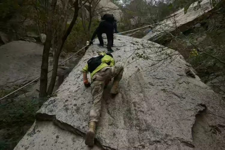 爬狱苹果版(越狱爬酷小游戏)-第5张图片-QuickQ官网